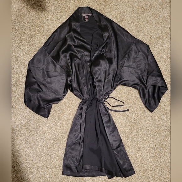 Victoria's Secret Other - Victoria's Secret robe